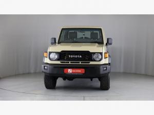 Toyota Land Cruiser 79 2.8GD-6 single cab auto - Image 4