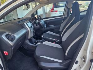 Toyota Aygo 1.0 - Image 7