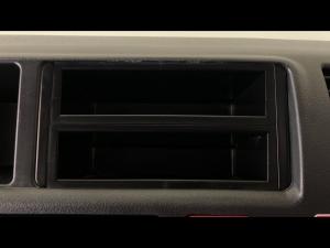 Toyota Hiace 2.5D-4D Ses-fikile 16-seater - Image 17