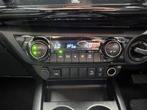 Toyota Hilux 2.8GD-6 double cab 4x4 Legend auto - Image 14