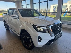 Nissan Navara 2.5DDTI LE/LE Plus automatic D/C - Image 13