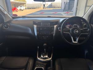 Nissan Navara 2.5DDTI LE/LE Plus automatic D/C - Image 6