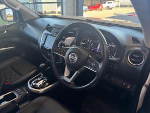 Nissan Navara 2.5DDTI LE/LE Plus automatic D/C - Image 9