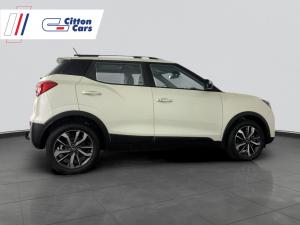 Mahindra XUV300 1.2T - Image 5