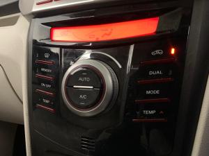 Mahindra XUV300 1.2T - Image 9