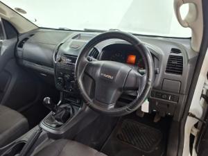Isuzu KB 250D-Teq Extended cab LE - Image 10