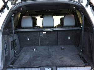 Land Rover Discovery P360 R-Dynamic SE - Image 11