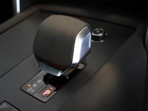 Land Rover Discovery P360 R-Dynamic SE - Image 26