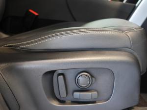 Land Rover Discovery P360 R-Dynamic SE - Image 30