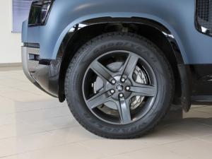 Land Rover Defender 110 D300 X-Dynamic SE - Image 12