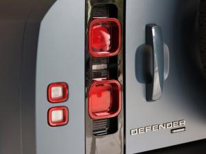 Land Rover Defender 110 D300 X-Dynamic SE - Image 14