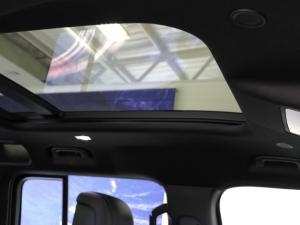Land Rover Defender 110 D300 X-Dynamic SE - Image 18