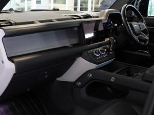 Land Rover Defender 110 D300 X-Dynamic SE - Image 19