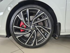 Volkswagen Golf GTI - Image 8