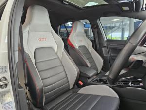 Volkswagen Golf GTI - Image 9
