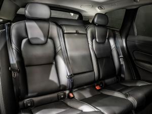 Volvo XC60 T8 Plug-In Hybrid AWD Ultra Dark - Image 21
