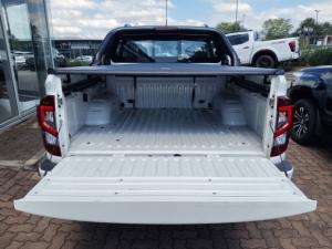 Nissan Navara 2.5DDTi double cab Stealth 4x4 - Image 12