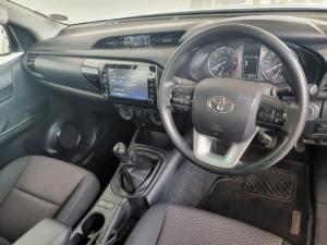 Toyota Hilux 2.4GD-6 single cab Raider manual - Image 4