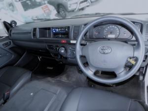 Toyota Hiace 2.5D-4D Ses-fikile 16-seater - Image 6