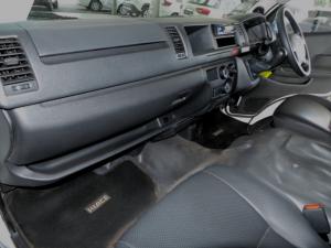Toyota Hiace 2.5D-4D Ses-fikile 16-seater - Image 7