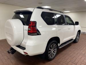 Toyota Land Cruiser Prado 2.8GD VX-L - Image 3