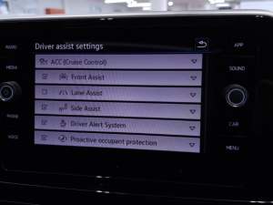 Volkswagen T-Roc 2.0TSI 4Motion R-Line - Image 30
