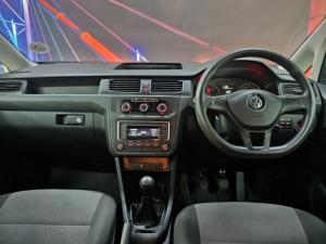 Volkswagen Caddy Maxi 2.0TDI crew bus - Image 11