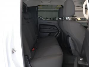 Volkswagen Amarok 2.0TDI double cab 4Motion manual - Image 12