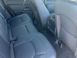 Land Rover Defender 110 D250 X-Dynamic SE - Image 11