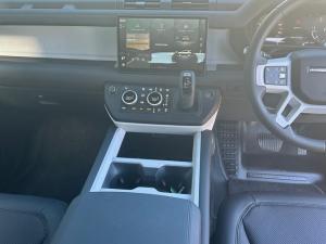 Land Rover Defender 110 D250 X-Dynamic SE - Image 12