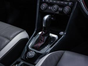 Volkswagen T-Roc 2.0TSI 140kW 4Motion R-Line - Image 17