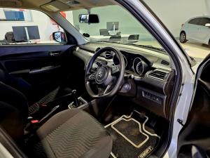 Suzuki Swift 1.2 GL auto - Image 8