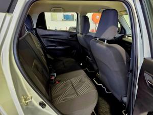 Suzuki Swift 1.2 GL auto - Image 9