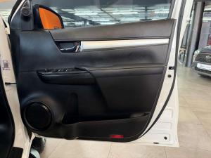 Toyota Hilux 2.8 GD-6 Raider 4X4 automaticD/C - Image 11