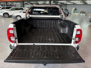 Toyota Hilux 2.8 GD-6 Raider 4X4 automaticD/C - Image 9