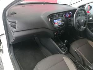 Hyundai i20 1.2 Motion - Image 20