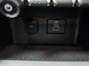 Volkswagen Amarok 2.0BiTDI double cab Life 4Motion - Image 14