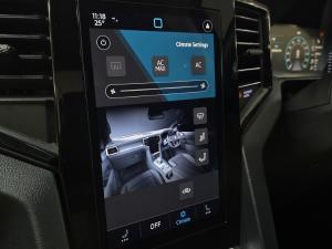 Volkswagen Amarok 2.0BiTDI double cab Life 4Motion - Image 8