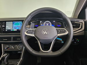 Volkswagen Polo hatch 1.0TSI Life auto - Image 5