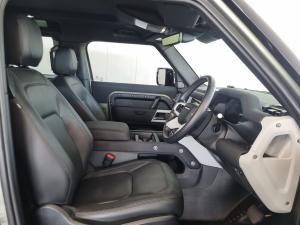 Land Rover Defender 90 D240 SE - Image 21