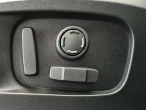 Land Rover Defender 90 D240 SE - Image 5