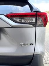 Toyota RAV4 2.0 GX - Image 13