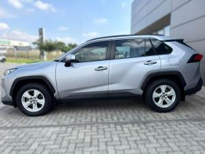 Toyota RAV4 2.0 GX - Image 4