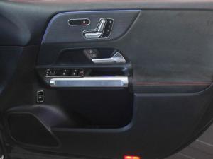 Mercedes-Benz GLB GLB220d 4Matic AMG Line - Image 15
