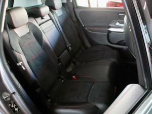 Mercedes-Benz GLB GLB220d 4Matic AMG Line - Image 17