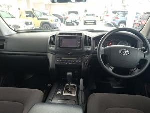 Toyota Land Cruiser 200 4.5D-4D V8 GX - Image 6