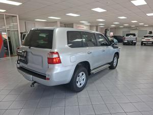 Toyota Land Cruiser 200 4.5D-4D V8 GX - Image 2