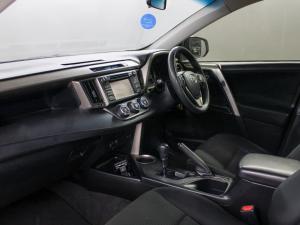 Toyota RAV4 2.0 GX auto - Image 7