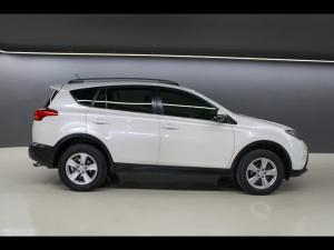 Toyota RAV4 2.0 GX auto - Image 3