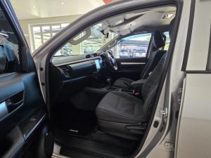 Toyota Hilux 2.4GD-6 double cab 4x4 Raider auto - Image 7